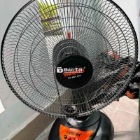 Quạt đứng sài bền còn tốt, gãy cánh cần bán