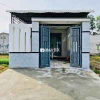 Bán gấp căn nhà MT nhựa ở Tân Phú Trung , Củ Chi 99,5m2 SHR giá 650tr