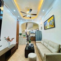 Nhà Lạc Long Quân, gần ô tô, thoáng sáng, 5.9 tỷ