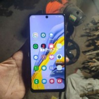Máy Samsung chơi game mượt, cấu hình ổn định  