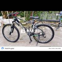 Xe đạp sườn carbon đẹp, đi êm