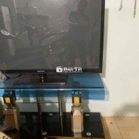 Cần bán kệ ti vi giá rẻ