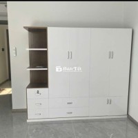 TỦ NHỰA 4 CÁNH 1 KỆ KHUNG MÀU ÓC CHÓ CÁNH TRẮNG