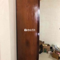 Tủ quần áo 50 năm tuổi - Gỗ cực chắc, nguyên vẹn theo thời gian  