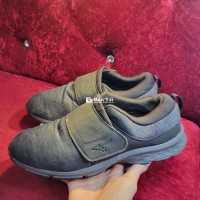 Giày lười hiệu mizuno size 42.5