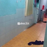 Cho thuê nhà nguyên căn cấp 4 thoáng mát, sân rộng, hẻm ngắn