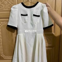 Thanh lý 2 Váy Size M - Còn Mới!