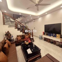 Hiếm! Bán nhà cổ Nhuế 40m² 5 tầng, Morning Đỗ Cổng, dân xây chắc chắn  