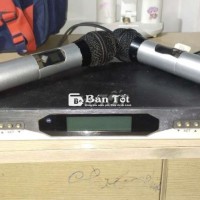  Micro không dây bán lại từ Trung Quốc, đang sử dụng tốt, đã thay đầu mic chất lượng cao. Ai cần liên hệ ngay, giá đã rẻ, không mặc cả. Loại tin: TV, Âm thanh. #MicroKhongDay #BanLai #TrungQuoc #AmThanh #GiaRe #KhongMacCa