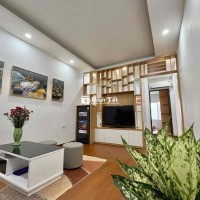 Cần bán căn Tập thể Hai Bà Trưng gồm 2 ngủ full nội thất.
