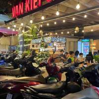 NHÂN VIÊN PHỤC VỤ