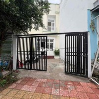 Nhà trệt lầu 3pn KDC Hoàng Quân đậu oto