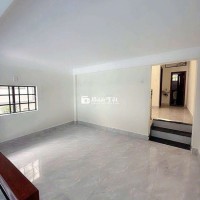 Cho thuê nhà 2 tầng mặt tiền gần đường phù đổng vừa ở vừa kinh doanh.