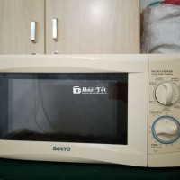 Lò vi sóng Sanyo 22l có nướng
