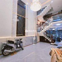 Nhỉnh 5 tỷ có nhà 4 tầng , 4x16m , HXH , gần Công Viên Làng Hoa