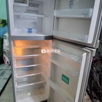 Bán tủ lạnh Toshiba như hình trên.