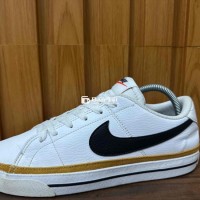 Giày Nike chính hãng size 41 mới cứng zin 98%