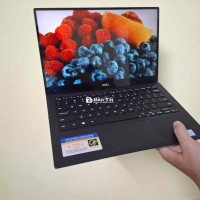 Dell XPS 9360 i7 7500U 8/256 13,3in 3k 60hz Zinnnn