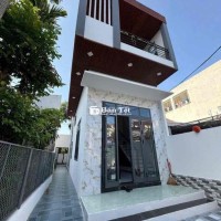 Nhà sân vườn 160m2 3 PN full nội thất Lê Trọng Tấn