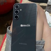 Cần bán gấp điện thoại Samsung hoạt động tốt