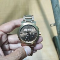 Cần bán đồng hồ nam Burberry chính hãng