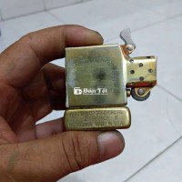 Zippo brass zin 1993 tổng thể đẹp