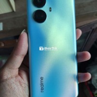Realme 10 pro plus 5g ram 8/128g pin 5000