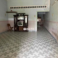 Cho thuê nhà nguyên căn kiểu cũ, phù hợp cho gia đình có con nhỏ  