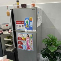 cần bán tủ lạnh sharp đang sài bình thường
