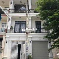 Bán nhà 3 tầng 5 phòng ngủ, 4WC, 150m², giá 5.3 tỷ