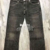 Wrangler jeans 100%cotton mới tin Mỹ
Size 32-30