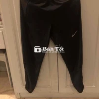 Quần Nike size S á like new 97%.