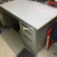Cần bán bàn làm việc