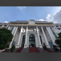 Tuyển Nam kéo rác và làm định kì các công việc
