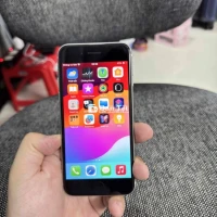 Iphone SE thế hệ 3 2022 mạnh như Iphone 13 máy đẹp