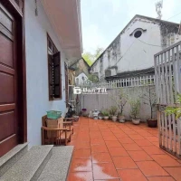 BÁN NHÀ KIM MÃ - MẶT NGÕ - MẶT TIỀN BỀ THẾ - 3 MẶT THOÁNG - GẦN PHỐ - SÂN VƯỜN RỘNG