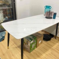 Bàn ăn mặt đá khung sắt tĩnh điện 1.6m*80cm