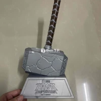 Mô hình Búa Thor Limited - Như mới!