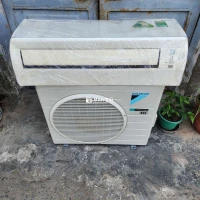 Máy Lạnh Daikin Inverter 9000Btu Mới 99%