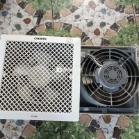 Nhà có 2 cái quạt hút trần cần thanh lý