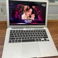 Rẻ như laptop thường luôn- máy đẹp zin pin good