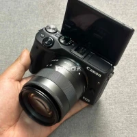 Canon M3 + Kit 18-55 STM 99%