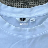 Áo Uniqlo