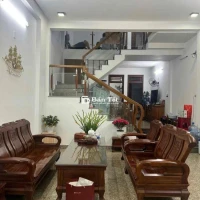 Cần bán nhà 2 tầng mặt tiền Nguyễn Lương Bằng - Vị trí đắc địa