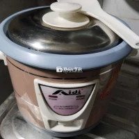 Dư xài bán lại