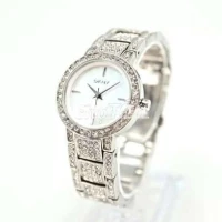 Đồng hồ DKNY viền đá Swarovski lấp lánh