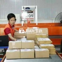 Tuyển 2 Nam Nhân Viên Kho Shopee