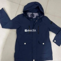 Áo khoác gió bé Hunt Kid auth size 150 mới 85%  