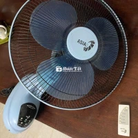 quạt treo tường remost Asia