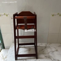 Ghế ăn cho bé và ghế ngòi xe máy